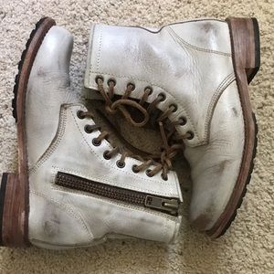 Freebird Manchester Taupe Distressed Boots. Size 7.